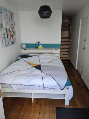 Chambre double chez l'occupant au sein d'un appartement calme et très bien situé